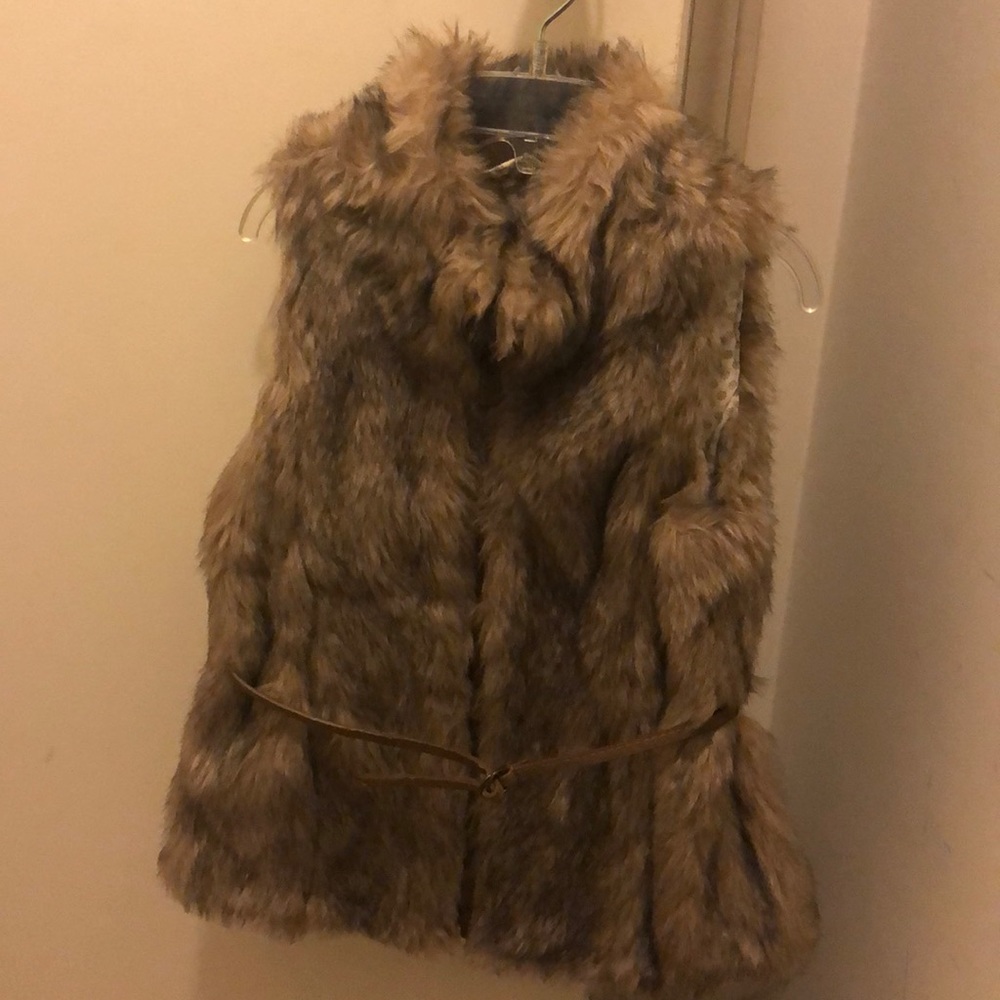 Girl faux fur vest